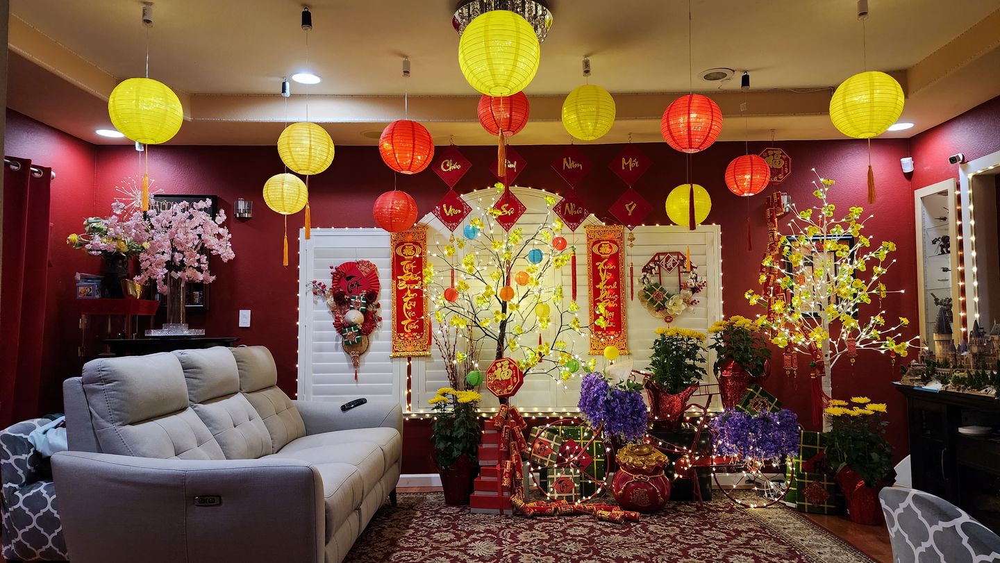 Customer photo review of 12" Red Shimmering Nylon Lantern, Even Ribbing, Durable, Hanging