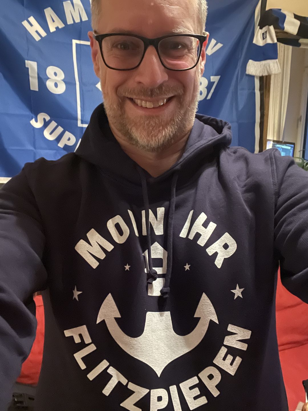 Customer photo review of Moin ihr Flitzpiepen  · Unisex Bio Hoodie