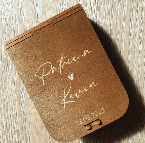 Customer photo review of Yoga USB box with moss filler