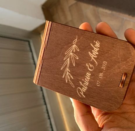 Customer photo review of Yoga USB box with moss filler