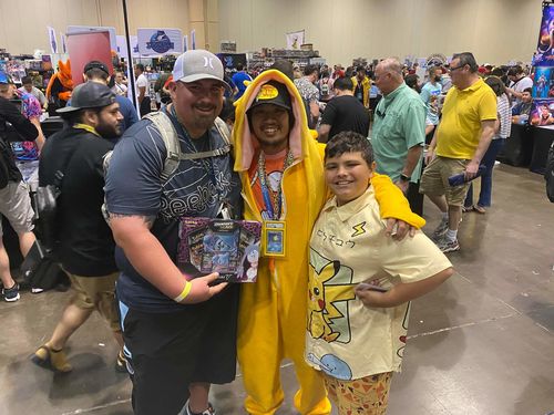 Customer photo review of Pokémon Crown Zenith Special Collection Pikachu VMAX Box (Presale)