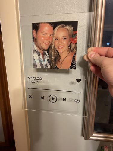 Customer photo review of Custom Song Plaque - The Best Anniversary Gift for Couples