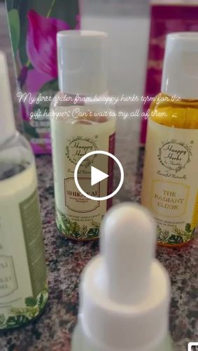Customer video review of Free FREE  GIFT HAMPER WORTH MRP.2023