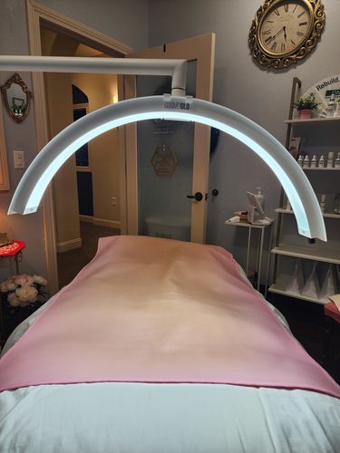 Customer photo review of CosmoGlo Original Light Bundle + Phone Clip