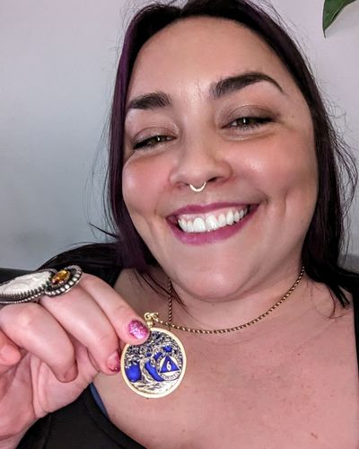 Customer photo review of 1 to 50 Year Sobriety Mint Twisted Tree of Life Gold Plated AA Recovery Medallion/Chip/Coin - Blue