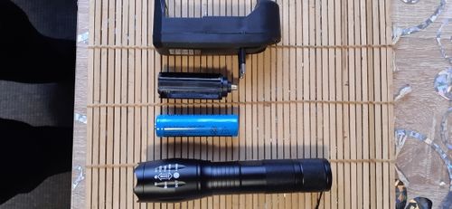 Customer photo review of Lampe Torche Ultra puissante - 9000 LM - Étanche