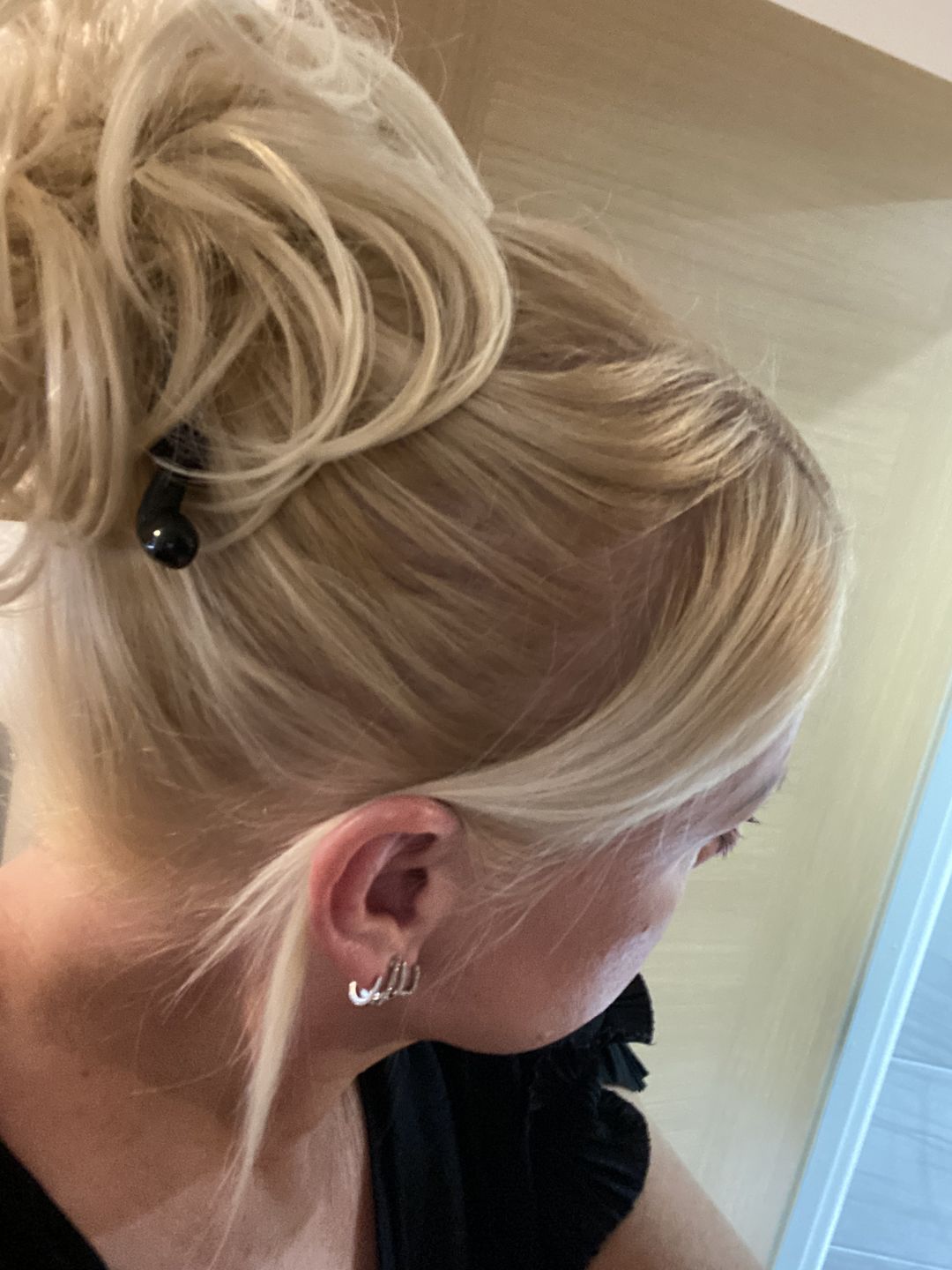 Customer photo review of Flicky Messy Scrunchie Bun