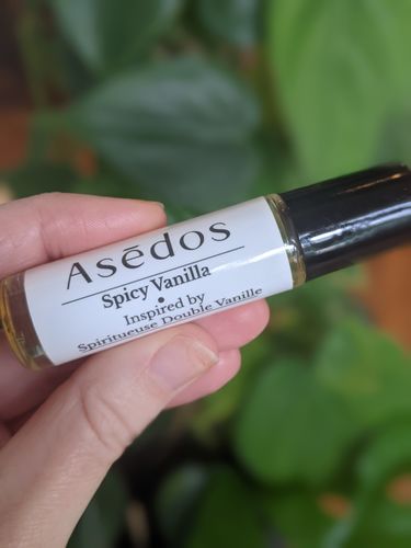 Customer photo review of SPICY VANILLA PERFUME OIL