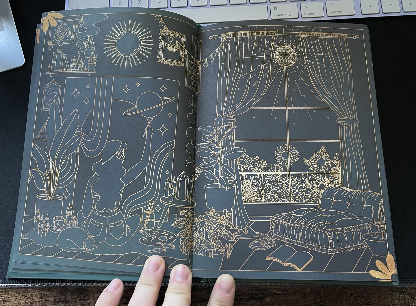 Customer photo review of Dateless Wonderfully Ordinary Planner - Green
