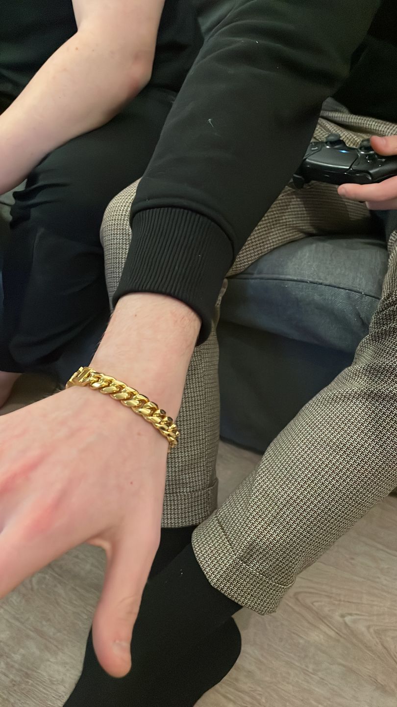 Customer photo review of CLEAN CUBANA BRACELET. - 12MM 18K GOLD