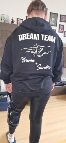 Customer photo review of Dream Team Fauststoß - Individueller Hoodie Unisex Rückendruck