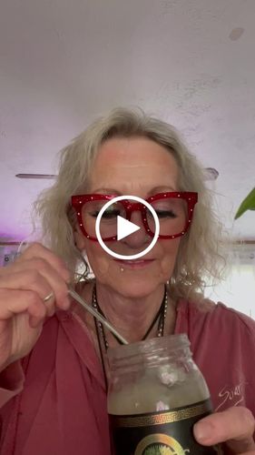 Customer video review of St Lucia Gold Sea Moss Gel ..