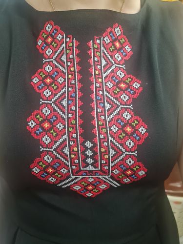 Customer photo review of Черна рокля бродирана с шевица - "Китна"