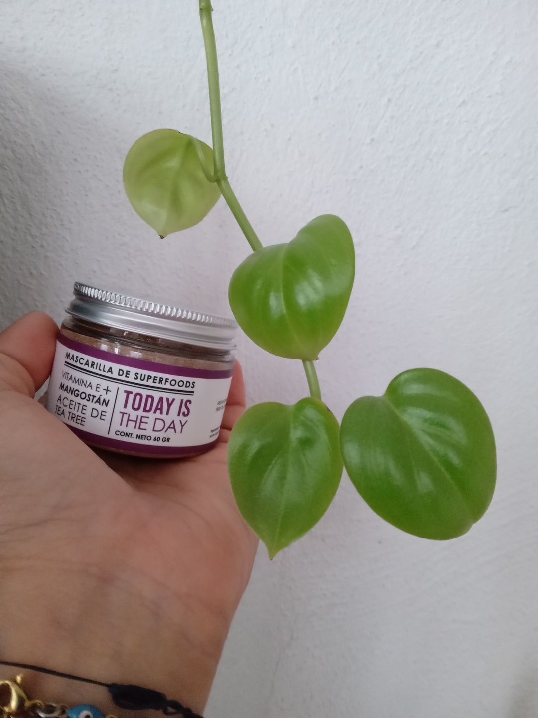 Customer photo review of Mascarilla Facial de Superfoods Today is the Day: Vitamina E + Mangostán + Aceite de Té Verde 60 grs.