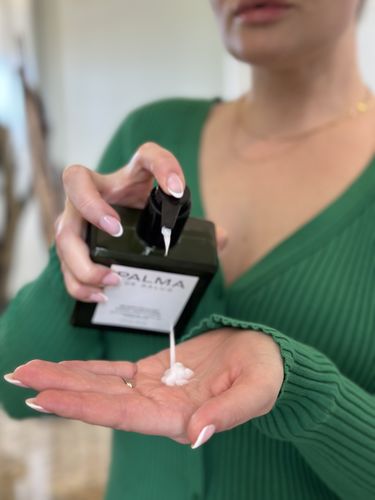 Customer photo review of Hydrating Hand Sanitizing Serum