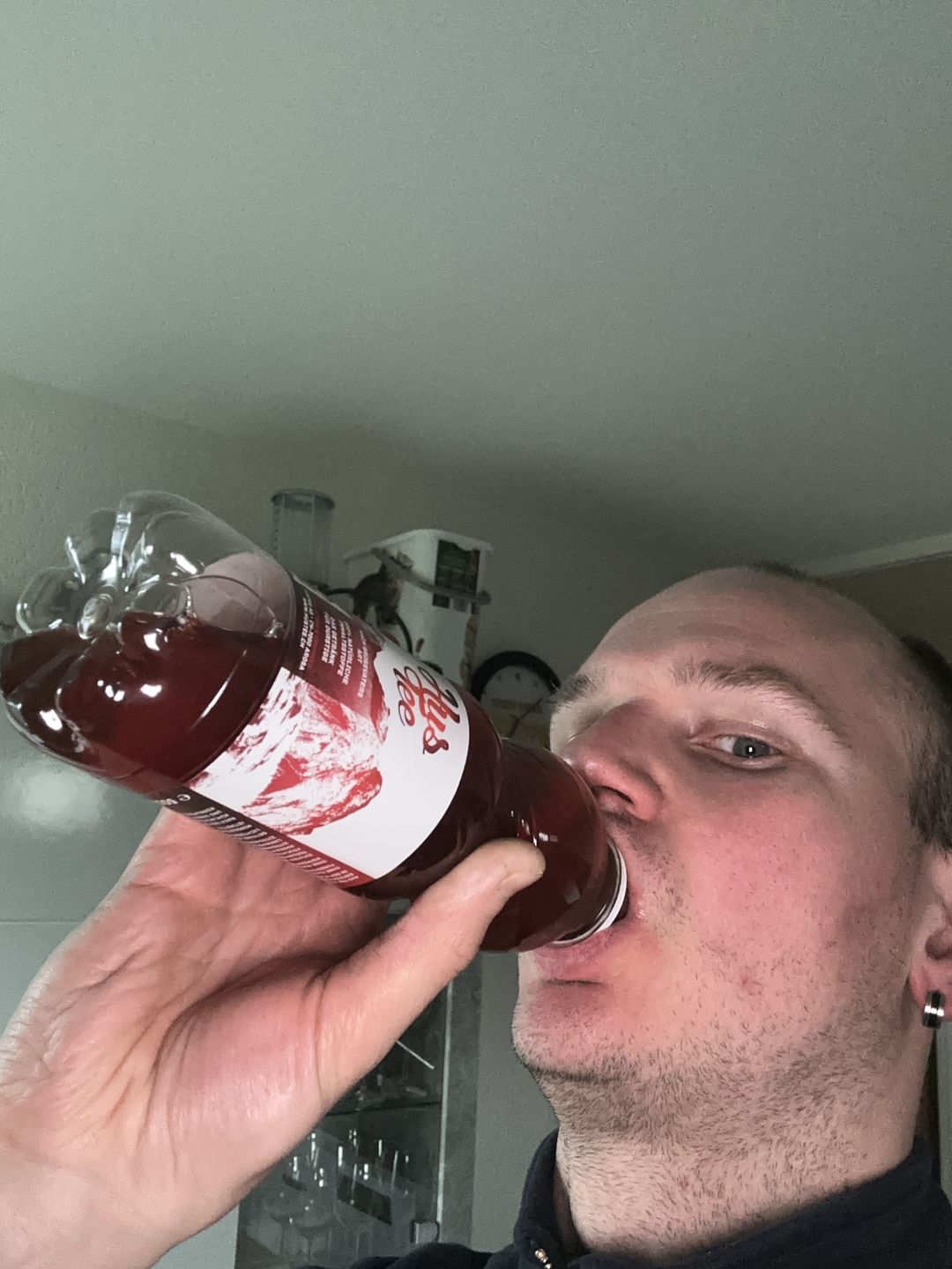Customer photo review of Hustee 5dl Karton à 24Stk. (CHF 1.80 pro Flasche)