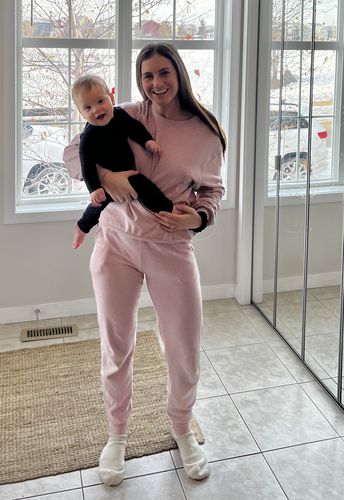 Customer photo review of Ladies Fleece Crewneck in Heathered Rose