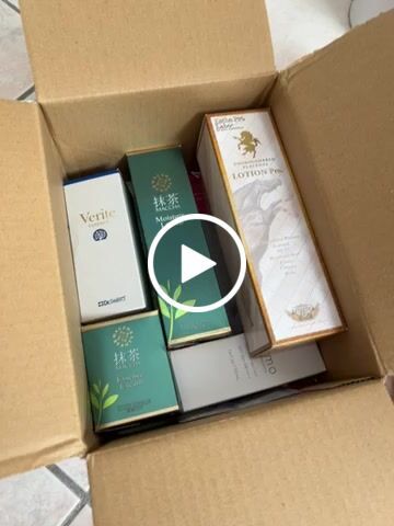 Customer video review of KYOTO KOMACHI Sakura Aging Care Cream