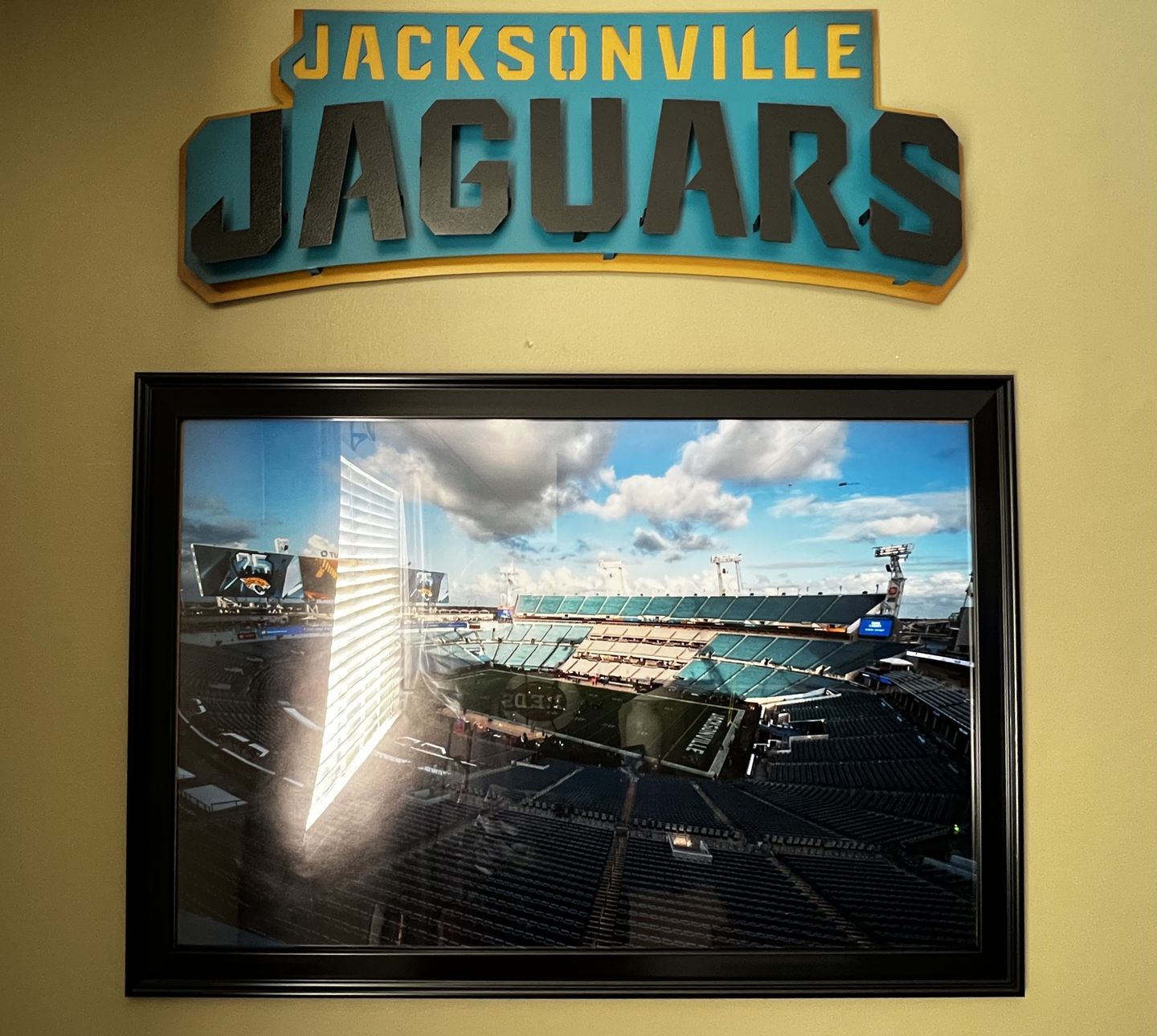 Customer photo review of Jacksonville Jaguars Namemark 3D Vintage Metal Wall Art