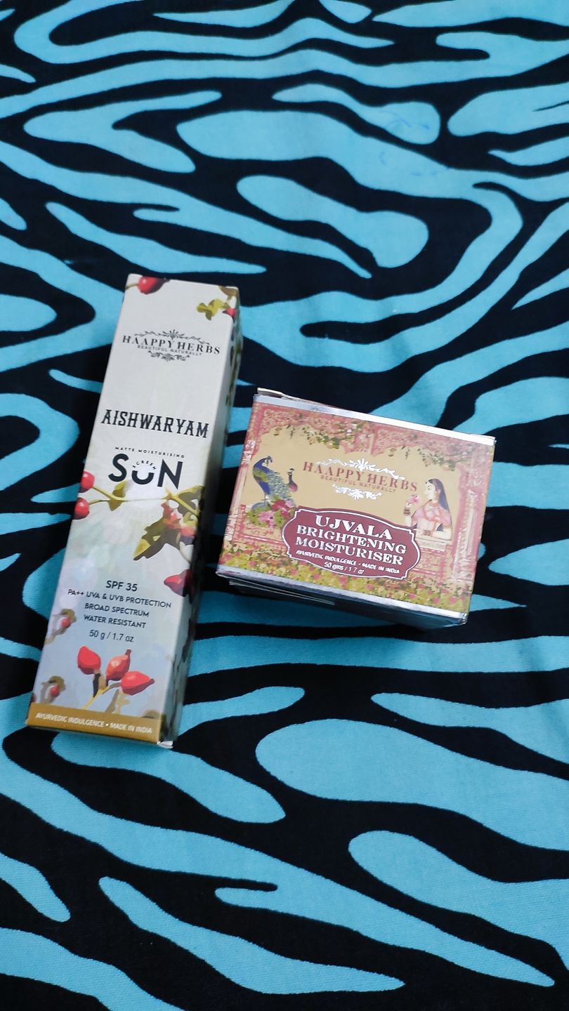 Customer photo review of AISHWARYAM SUNSCREEN WITH FOUNDATION PA++,SPF30+,UVA& UVB PROTECTION