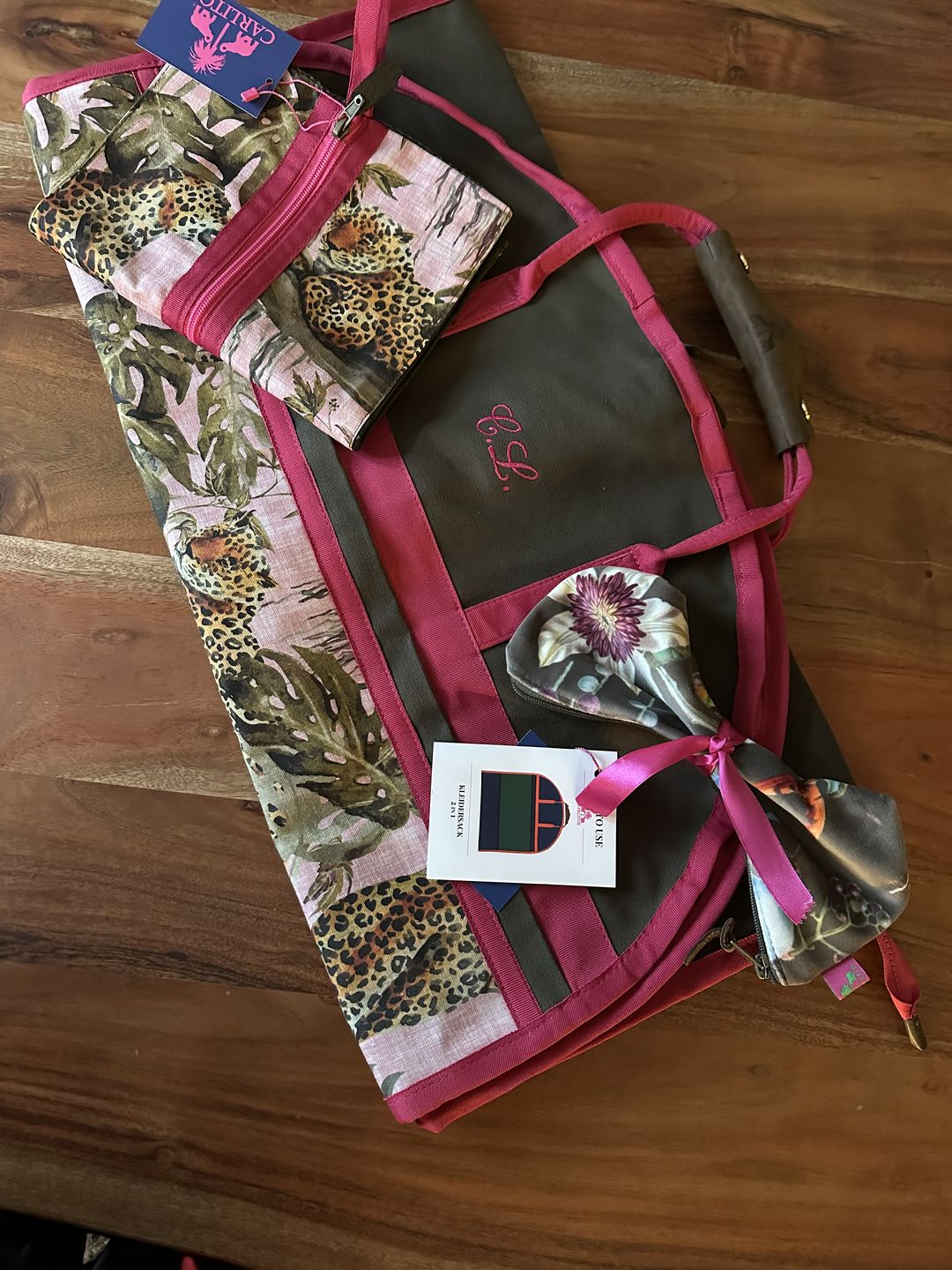 Customer photo review of Kleidersack PINK LEO