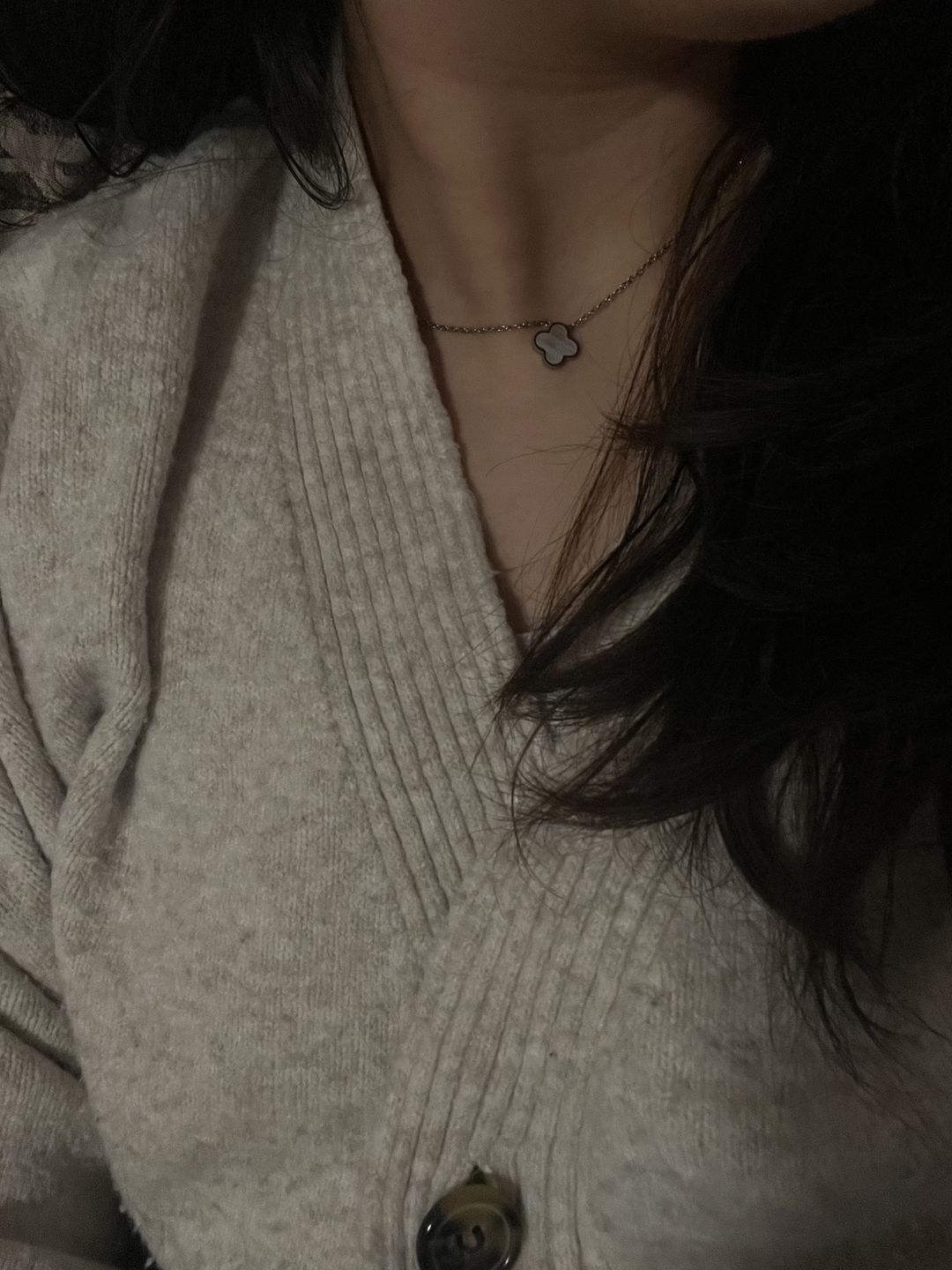 Customer photo review of Clover Perlmutt Kette | 18K vergoldet