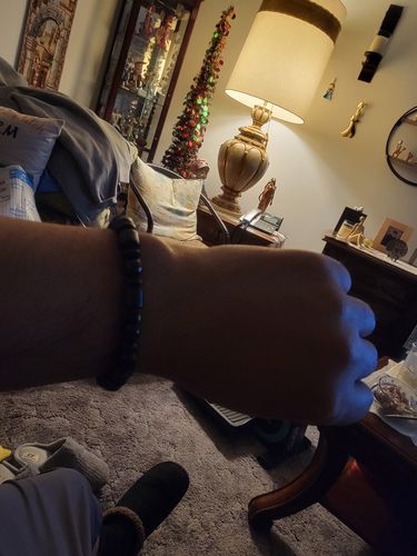 Customer photo review of Weight Loss Black Stone Magnetic Therapy Bracelet