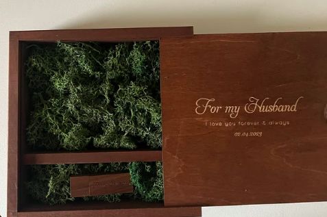 Customer photo review of 4 x 6 sliding lid photo box + compartment