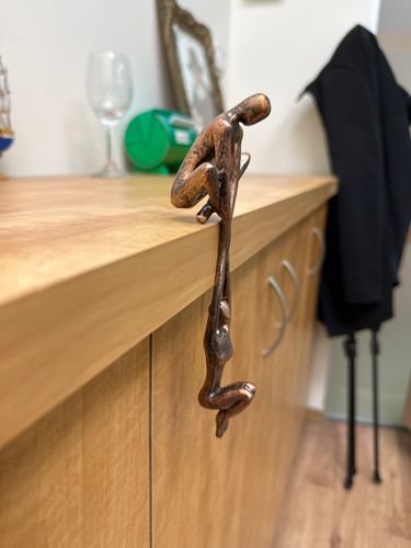 Customer photo review of Man Lifting Woman Figurine Art Statue Lover Sculpture Ornament Home Desktop Decor Dancing Couple Sculpture Art Creative Artwork