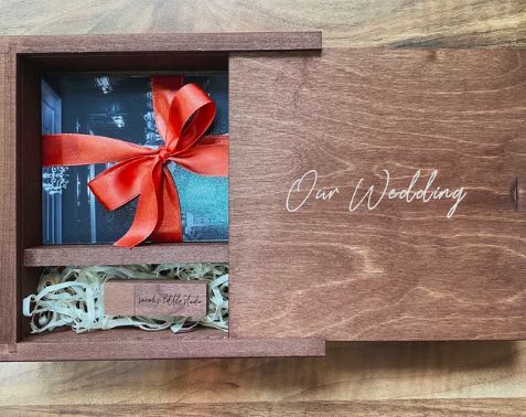 Customer photo review of 4 x 6 sliding lid photo box + compartment