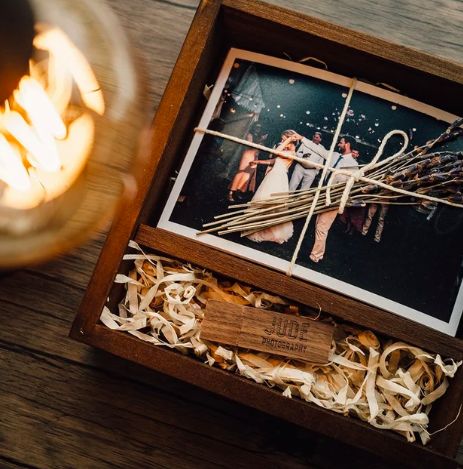 Customer photo review of 4 x 6 sliding lid photo box + compartment