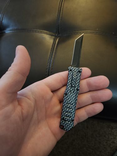 Customer photo review of Camo 5.25" Anodized Aluminum Handle Mini OTF Pocket Knife
