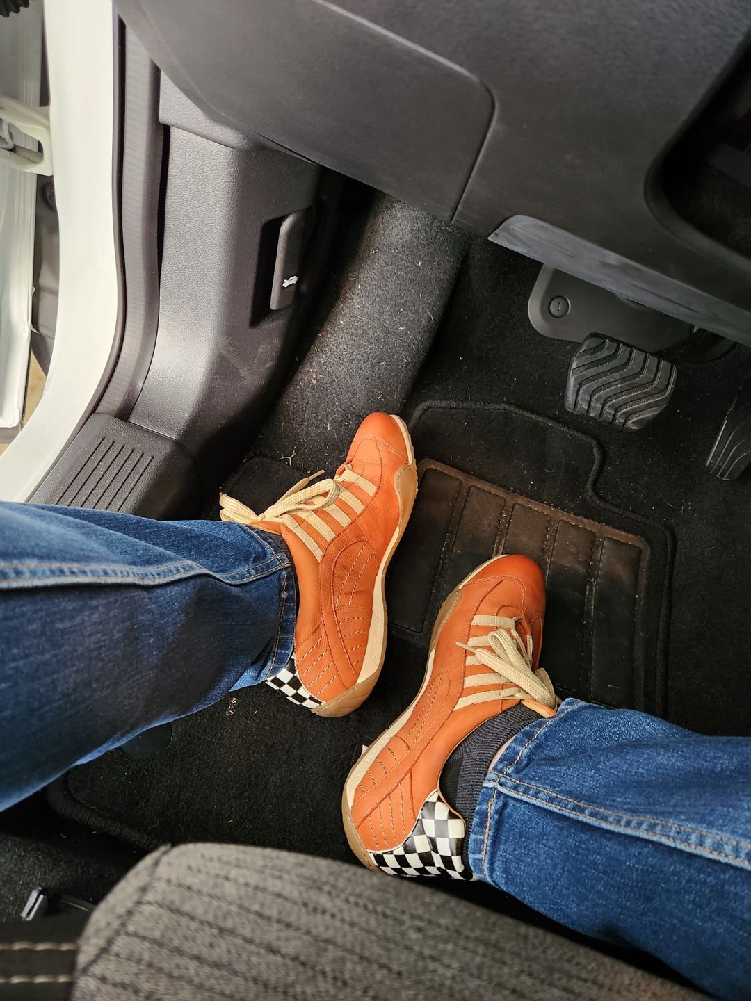 Customer photo review of Men's Racing Sneaker in Vintage Orange (Orange and Sand)