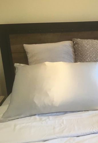 Customer photo review of Silver 22 Momme Mulberry Silk Pillowcase