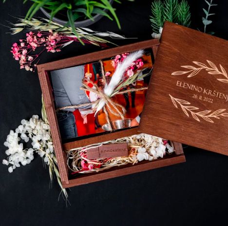 Customer photo review of 4 x 6 sliding lid photo box + compartment