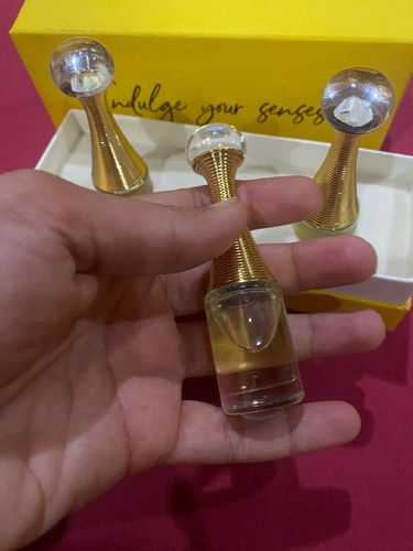 Customer photo review of GIFT BOX FOR HER