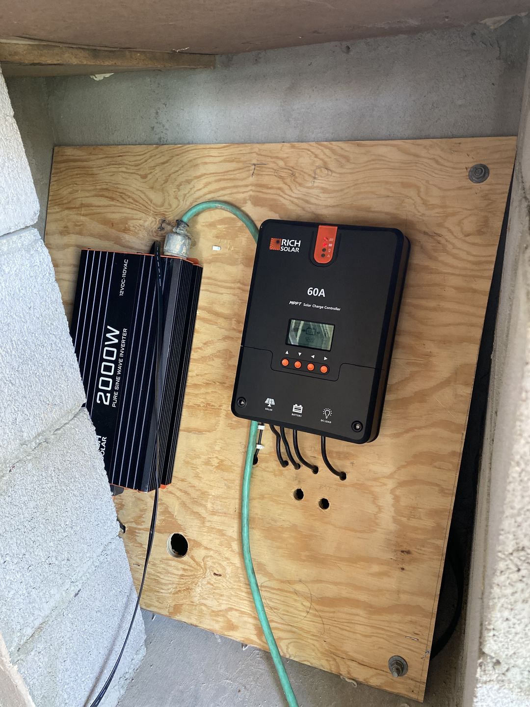 Customer photo review of RICH SOLAR MEGA 200 Watt Monocrystalline Solar Panel | Best 12V Panel for RVs and Off-Grid | 25-Year Output Warranty | UL Certified
