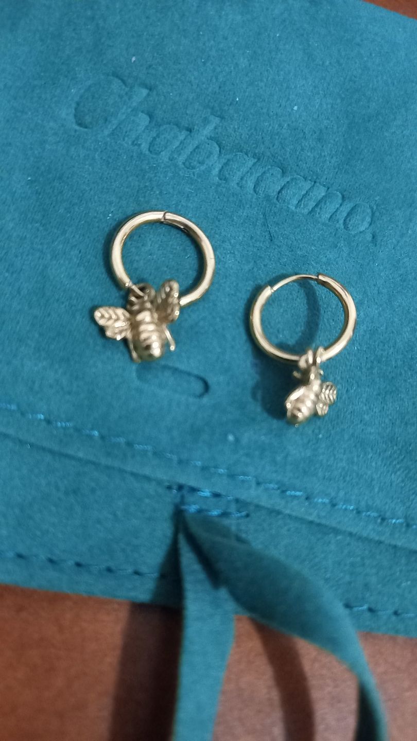 Customer photo review of Aretes Beecuff
