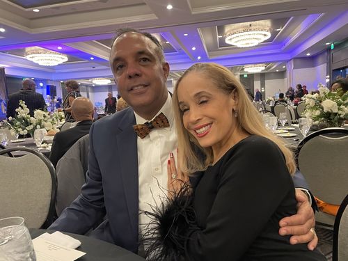 Customer photo review of Exotic Konga
Feather Bow Tie with Feather Lapel Pin Set
