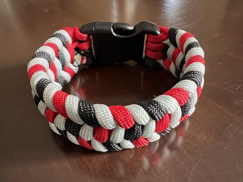 Customer photo review of Silver Paracord