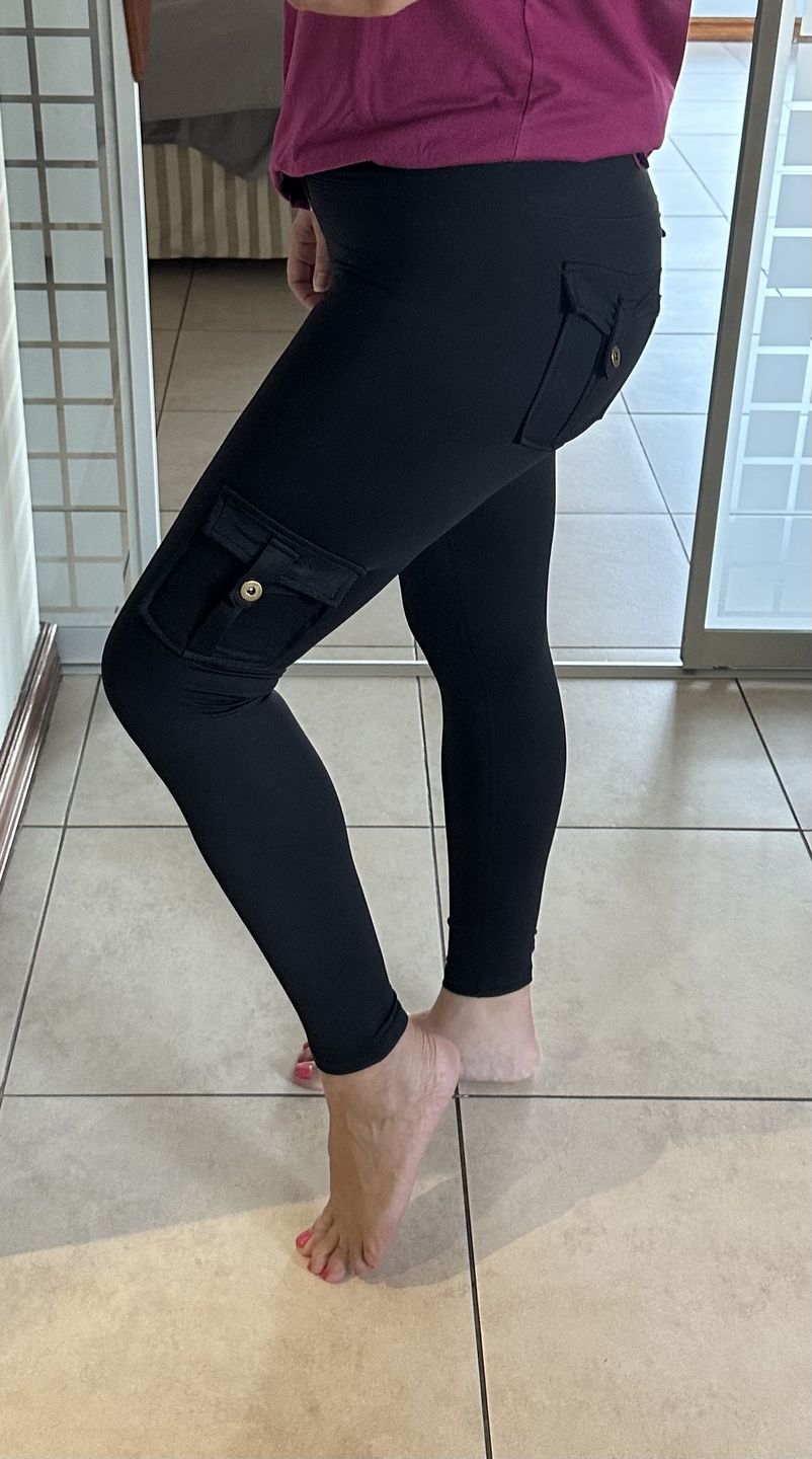 Customer photo review of Shapewear TNG Cargo Leggings - Black