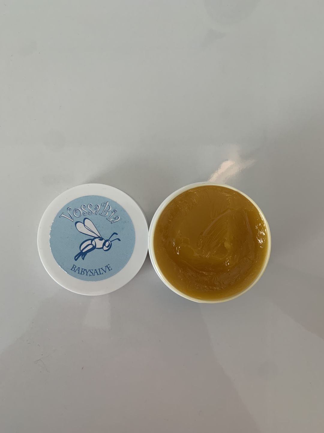 Reseña fotográfica de un cliente sobre la pomada para bebés