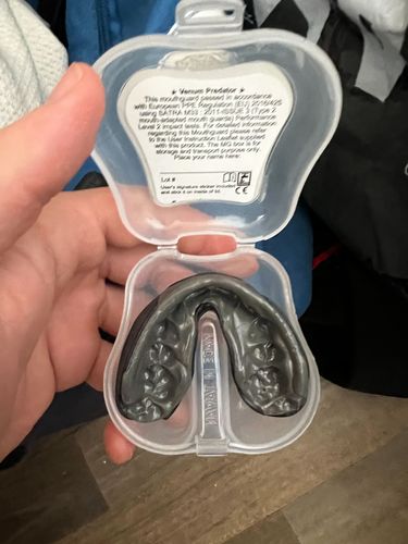 Customer photo review of מגן שיניים Venum Predator Black/Black