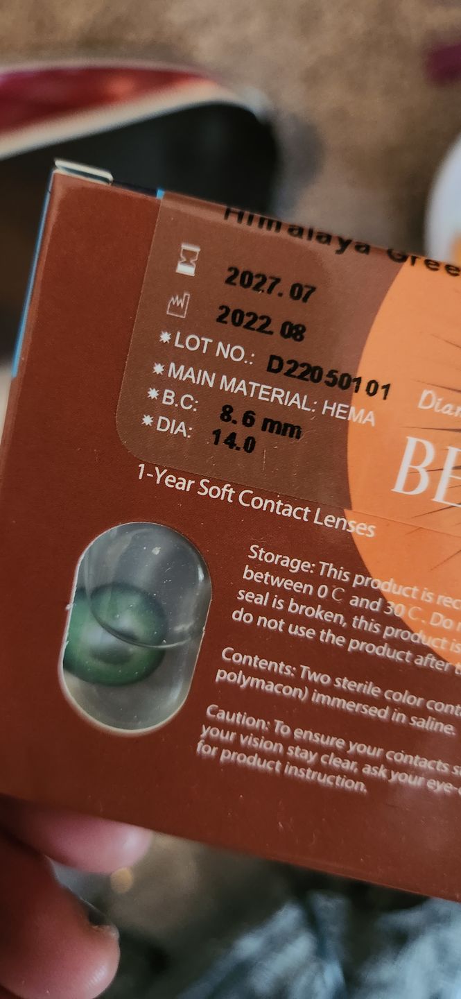 Customer photo review of Himalaya Green Prescription Coloured Contact Lenses