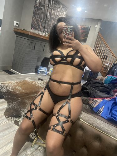 Customer photo review of Claire's Cross Leather Harness