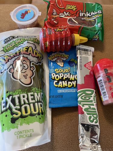 Customer photo review of Ultimate Warheads Popping Candy Pickle Kit **NEW**