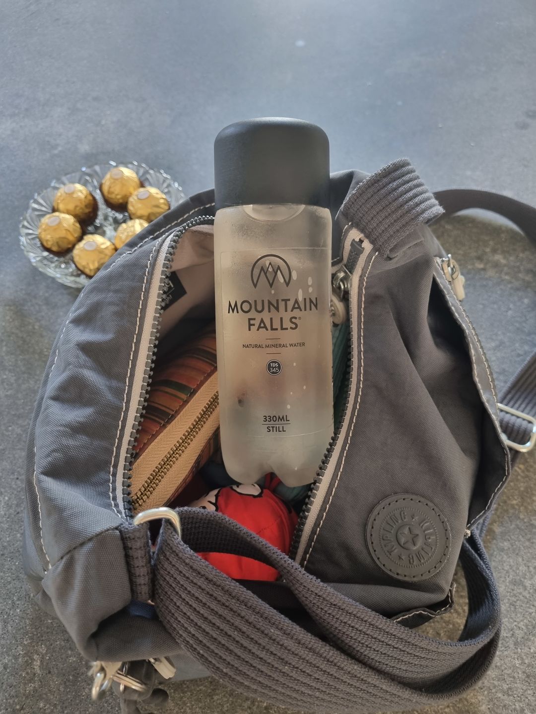 Customer photo review of 330ml Still Mineral Water- ZEROPET Bottle (Pack of 24)