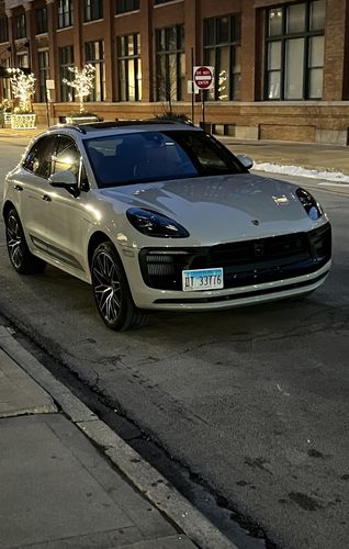Customer photo review of 2019-Up Porsche Macan Tow Hook License Plate Mount Bracket