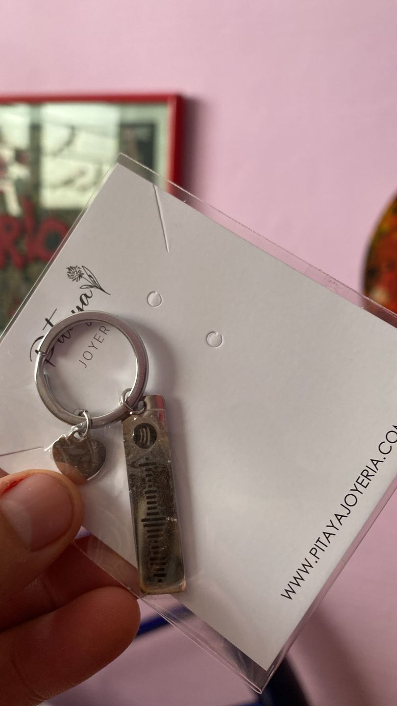 Customer photo review of Llavero Personalizado Love