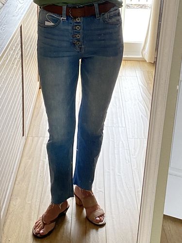 Customer photo review of Kancan Slim Leg Button Jean